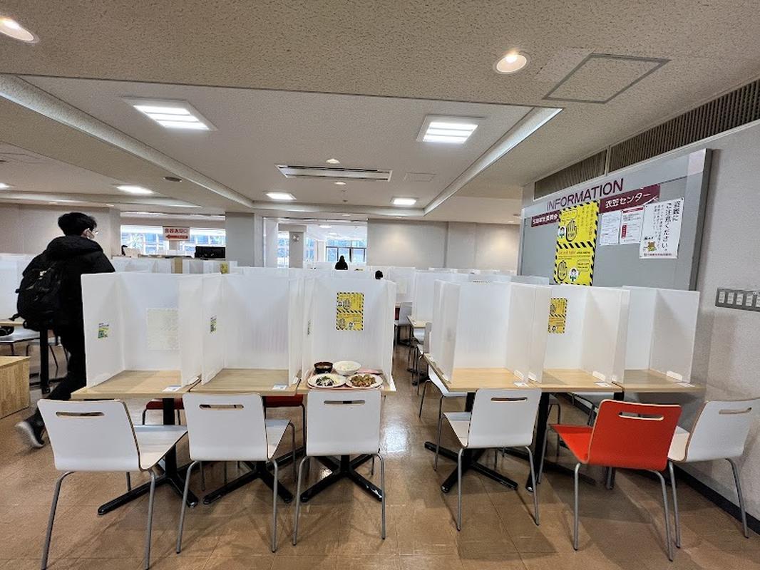 현지 느낌의 교토 료유칸 카페테리아