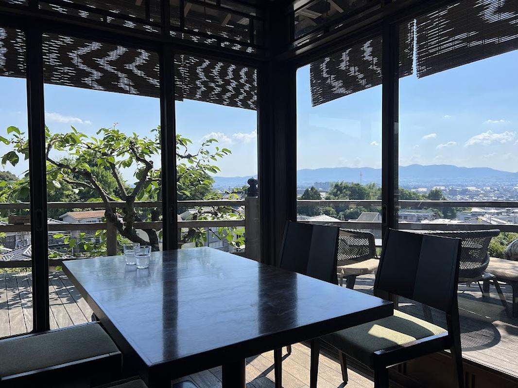 핫플로 유명한 교토 오토와 사료