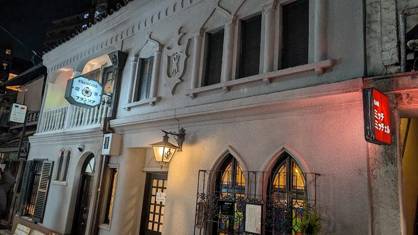 핫플로 유명한 매장 살롱 드 테 프랑수아