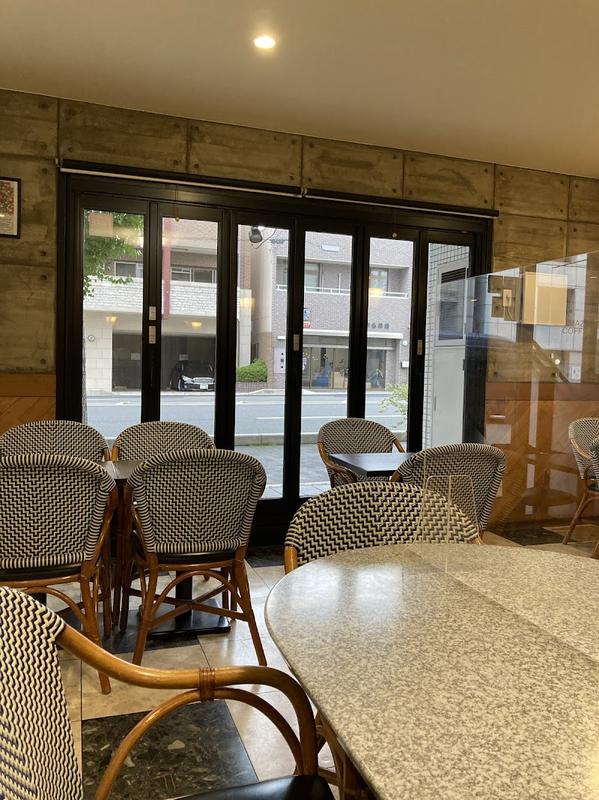 분위기 좋은 매장 야마자키 커피