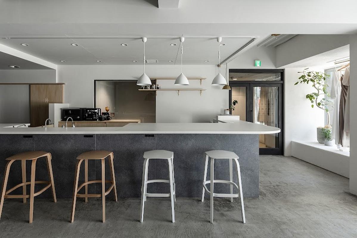 현지 느낌의 나고야TV타워 하즈무 카페 앤 스튜디오 미이 앤 엔 카페