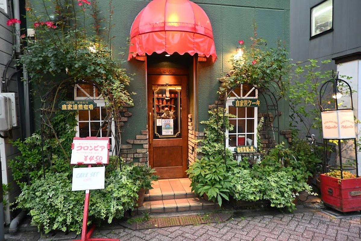 샨티 - 기타센주 인기 스팟