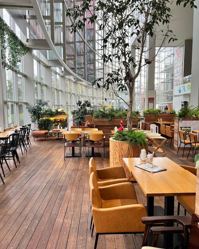 핫플로 유명한 도쿄 엑스 가든 카페