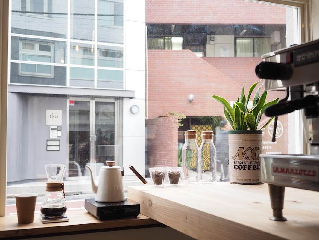 로컬 추천 메이지신궁 알몬드 호스텔 & 카페