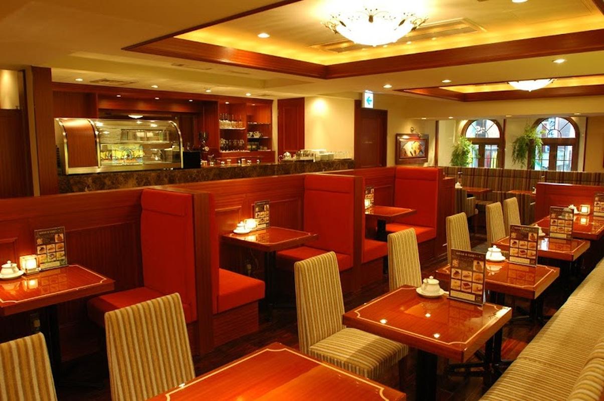 분위기 있는 신주쿠 커피 앤 케이크 슈