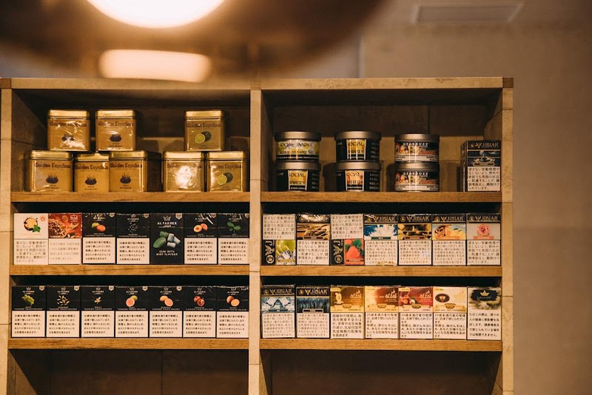 감성적인 신주쿠 시샤 카페 앤 바 나로즈 신주쿠