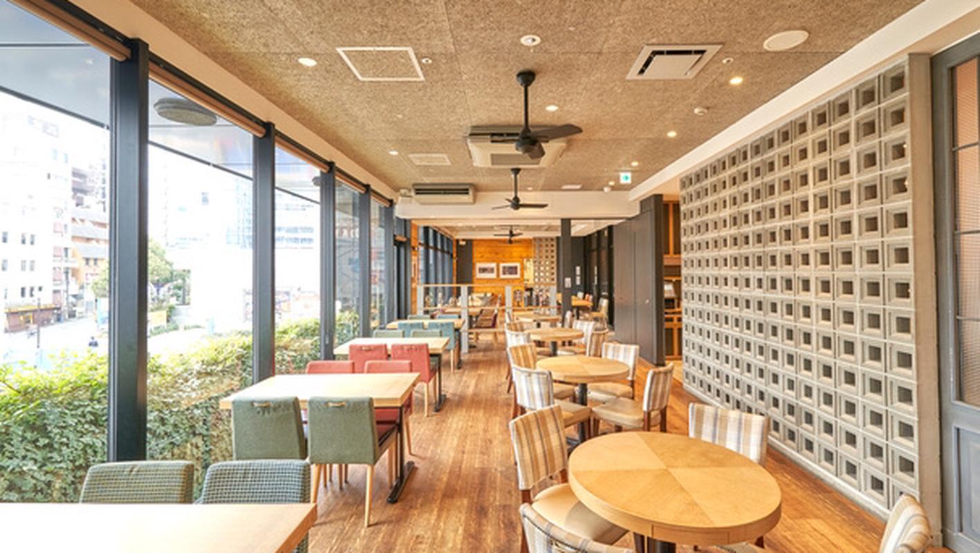 커먼 카페, 도쿄 여행 중 방문