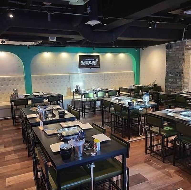 세이니쿠 쇼쿠도, 도쿄 여행 중 방문