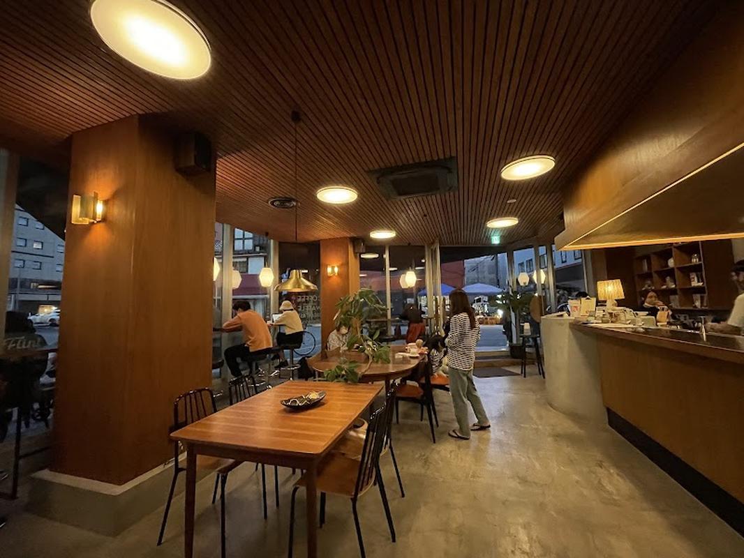 푸글렌 아사쿠사, 도쿄 여행 중 방문