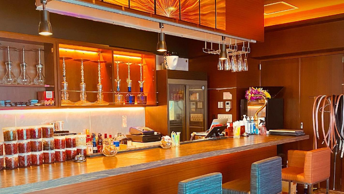 조용한 아키하바라 칠 연기 젤