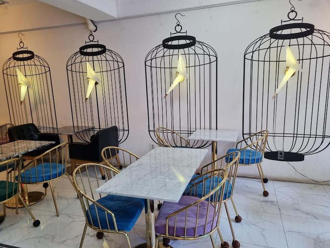 트렌디한 마타이신사 레イヤ 스튜디오