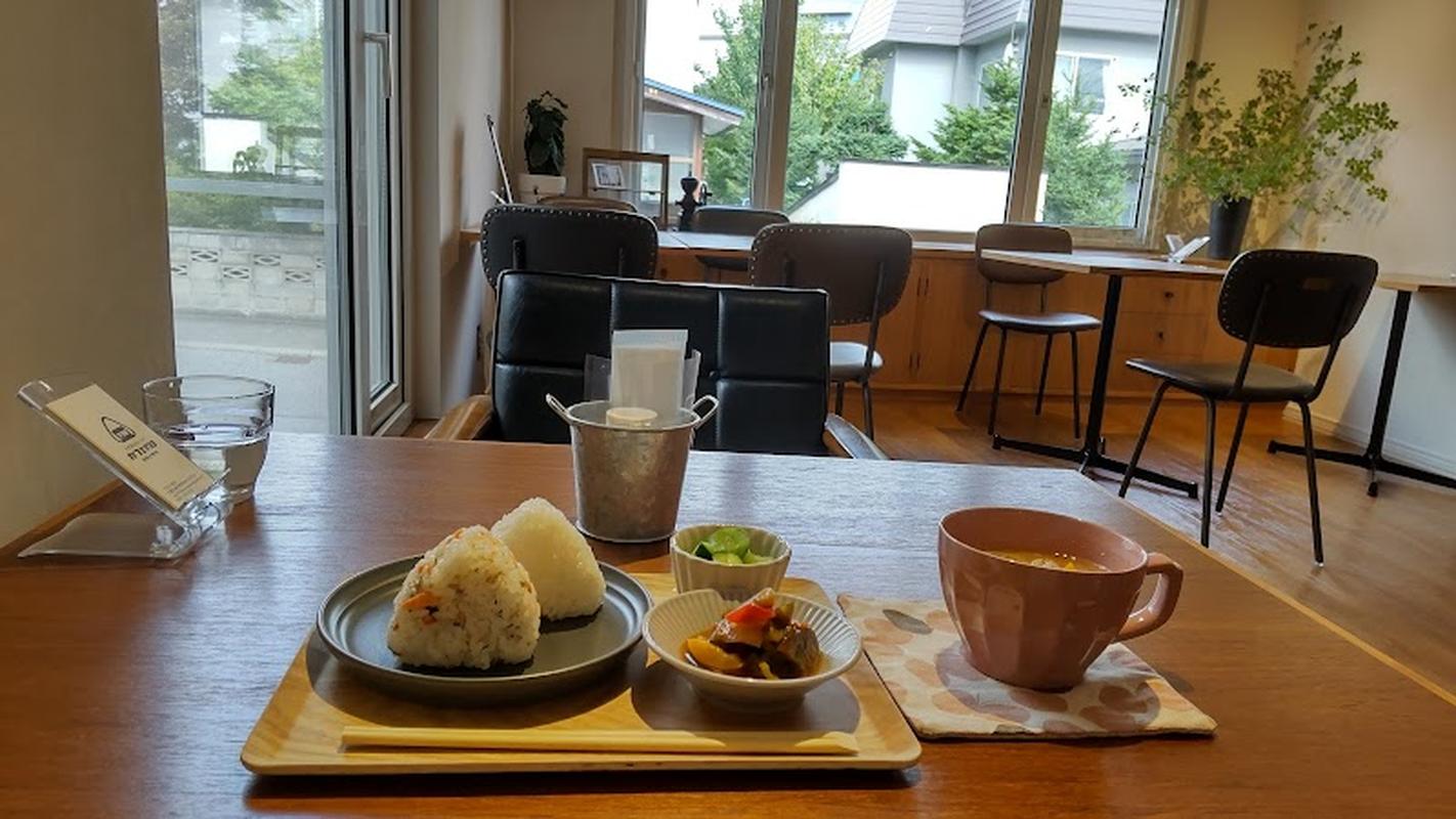 삿포로 시로이코이비토파크 자연재배쌀 주먹밥 카페178 미야노사와 사진