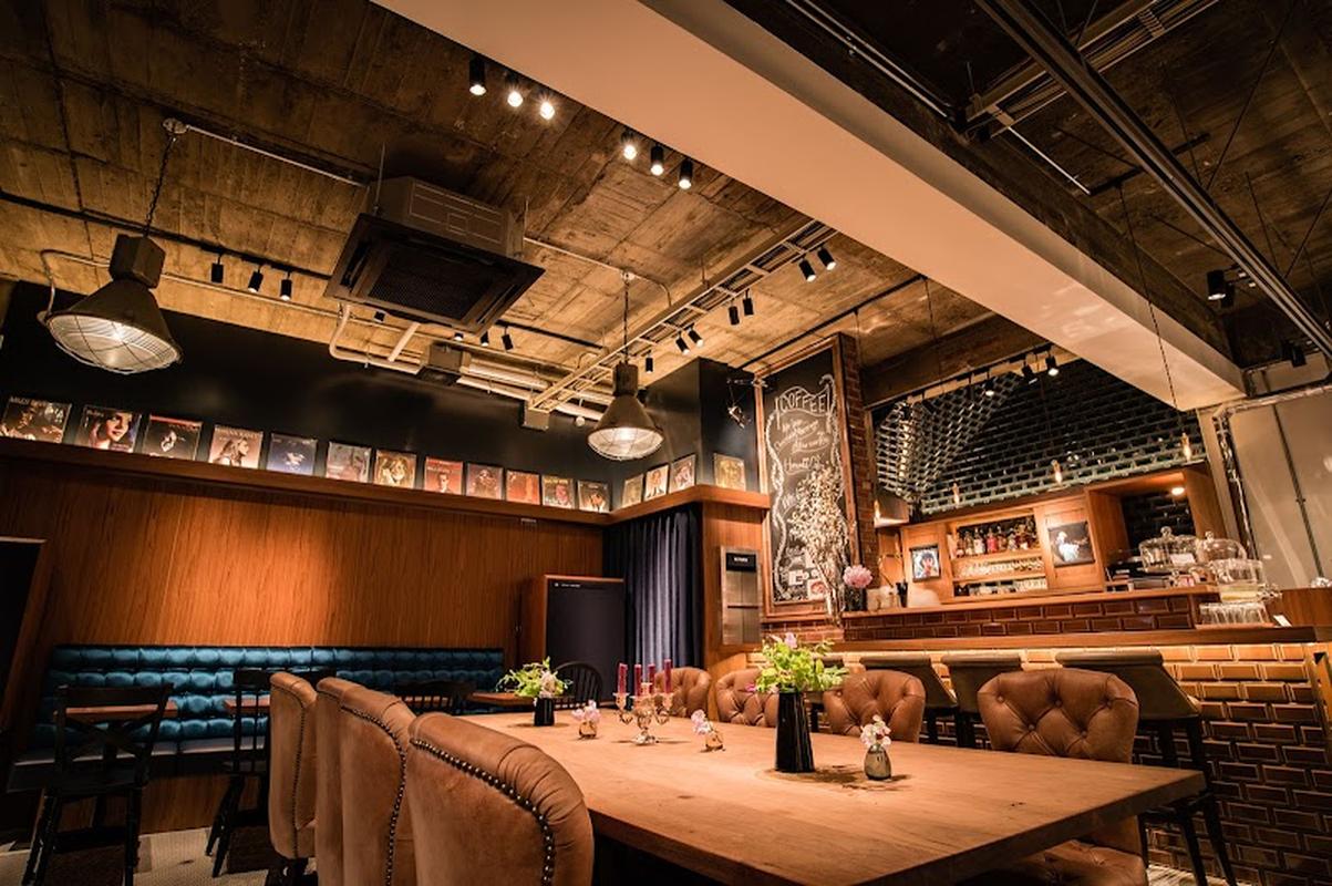 조용한 우에혼마치 제니야 카페