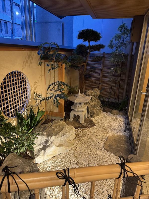 호텔 유수, 오사카 여행 중 방문