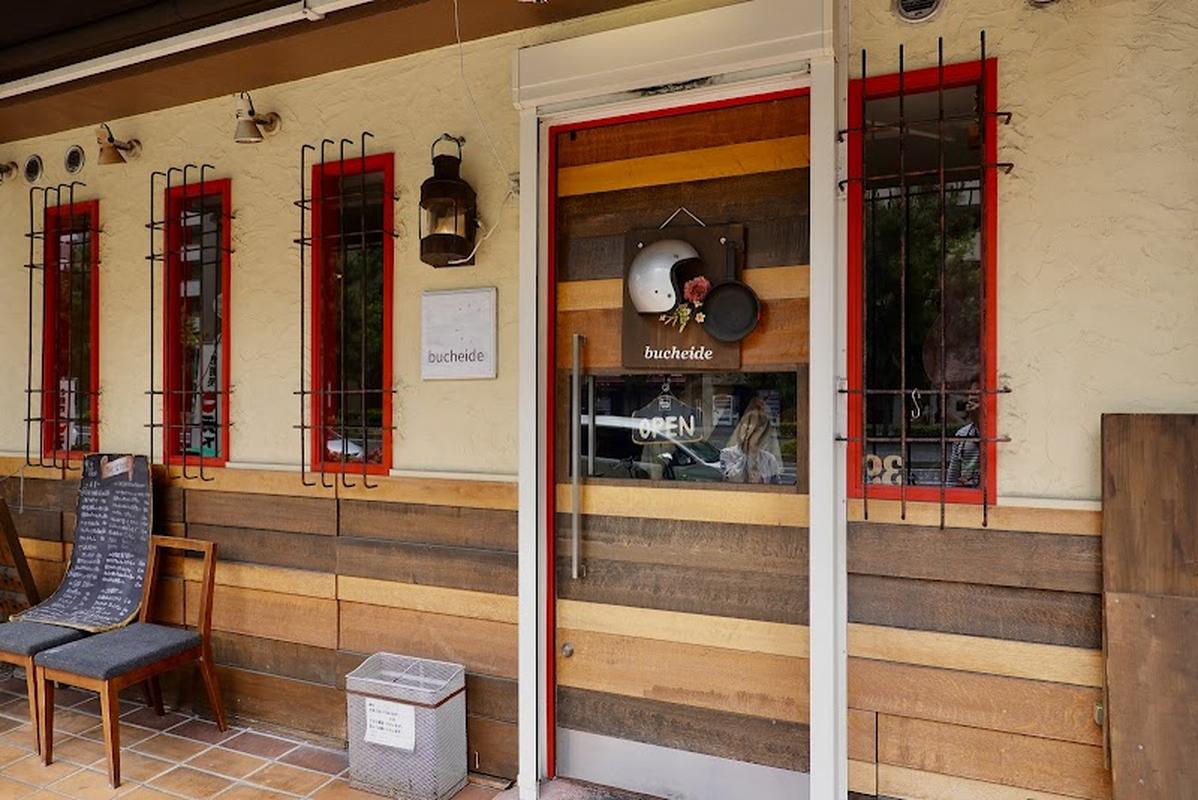 부케이데 - 우에혼마치 인기 스팟