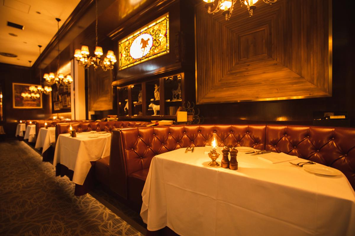 아카렌가 스테이크 하우스 - 템포잔마켓플레이스 인기 스팟