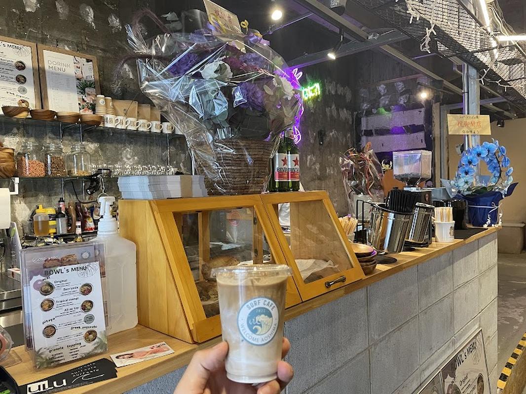 분위기 있는 혼마치 서프 카페 울루 혼마치