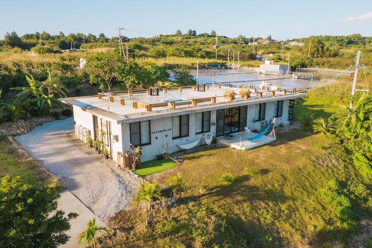 세소코 블루, 오키나와 여행 중 방문