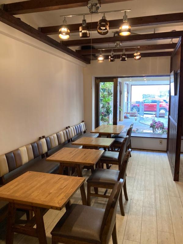 핫플로 유명한 슈리성 카주얼 요식 아 드망