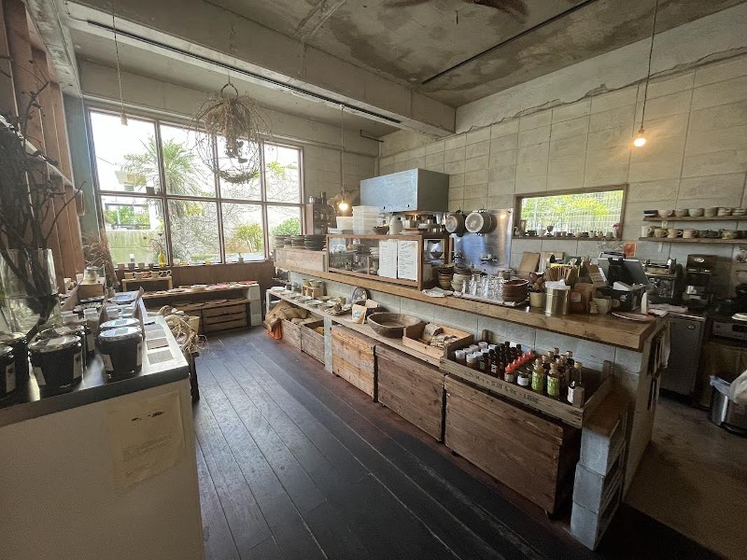 여행객 필수 매장 콘트