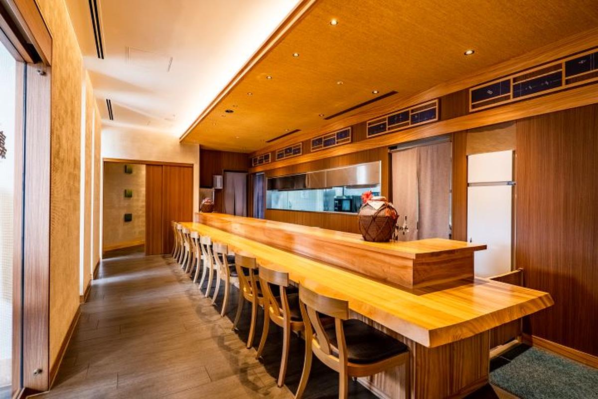 트렌디한 츄라우미수족관 우치나 이자카야 카리